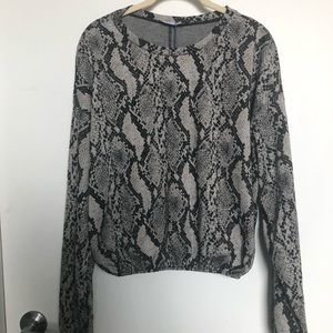 🆕 Zara Snakeprint Cropped Crewneck Sweatshirt